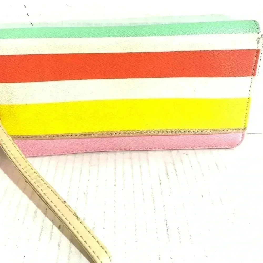 Kate spade saffiano leather wallet / wristlet